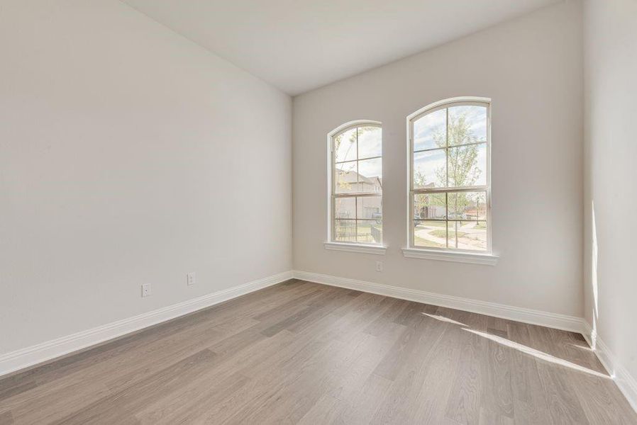 Spacious, unfurnished interior of a new home in Villages of Creekwood, Frisco (Image 37).