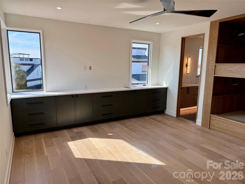 Bedroom 2 w/custom built in bunkbeds. Jack & Jill Bathroom