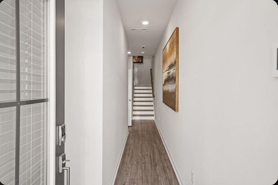 Spacious, unfurnished interior of a new home in Rosewood Farm, Lawrenceville (Image 23).