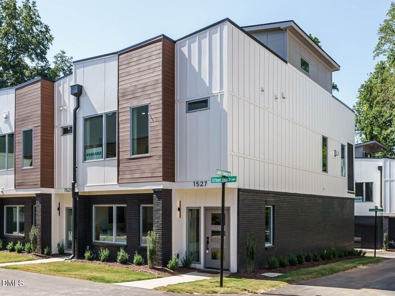 002-1280x960-corner-view