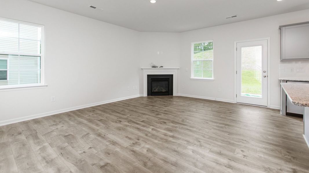 Spacious, unfurnished interior of a new home in Middleton, Greensboro (Image 14).