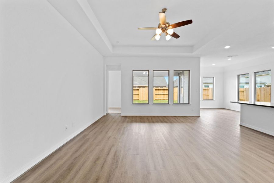 Spacious, unfurnished interior of a new home in Oakwood Estates, Waller (Image 14).