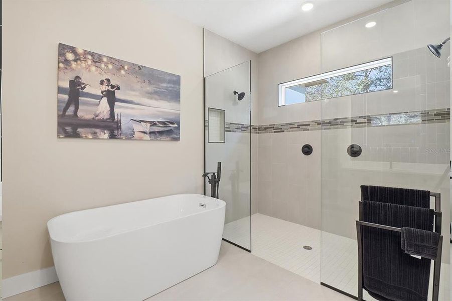 Furnished interior view inside a new home in , Lecanto (Image 9).