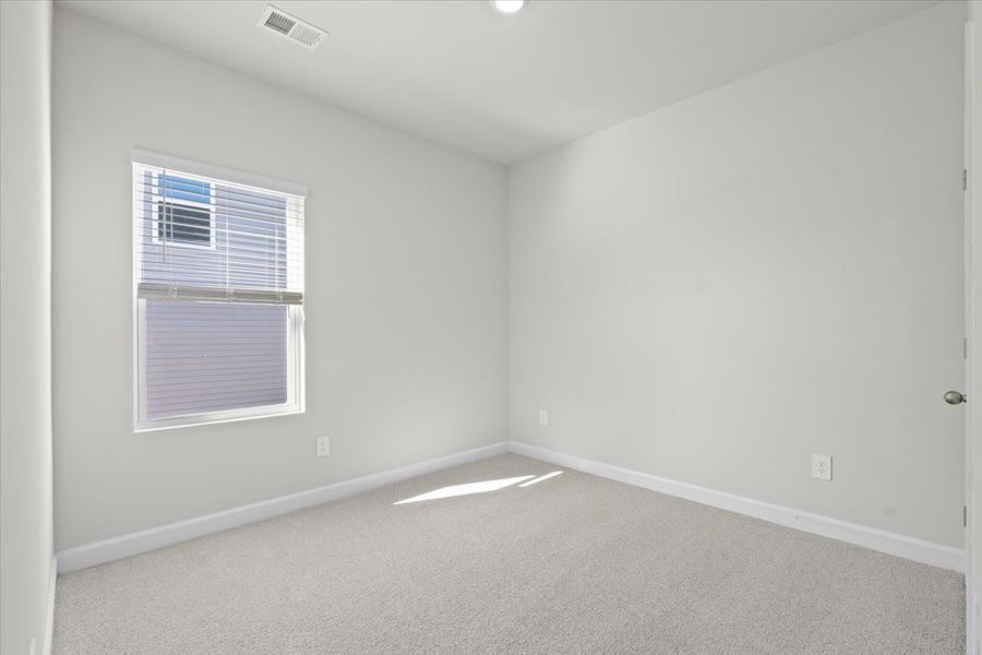 Spacious, unfurnished interior of a new home in Holland Park, Spartanburg (Image 19).