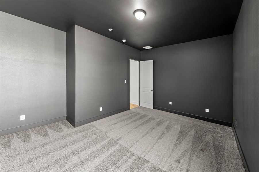 05. 9812 Aiken - Media