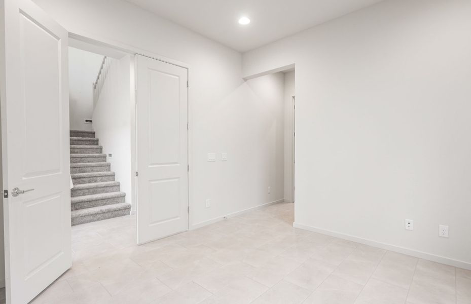 Spacious, unfurnished interior of a new home in Legado West, Queen Creek (Image 23).