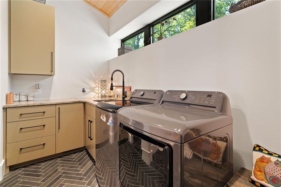 Furnished interior view inside a new home in , Jasper (Image 33). Furnished interior view inside a new home in , Jasper (Image 33).