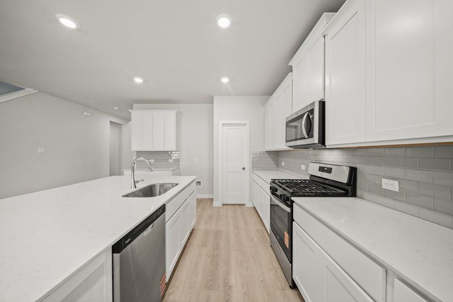 Furnished interior view inside a new home in Russell Ranch, Bay City (Image 7).