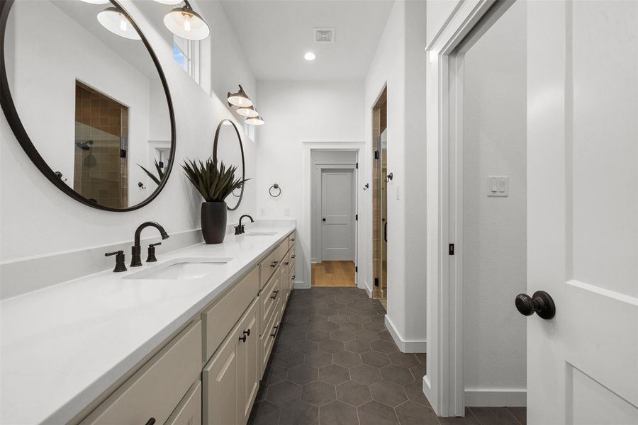 Furnished interior view inside a new home in , Bryan (Image 9).