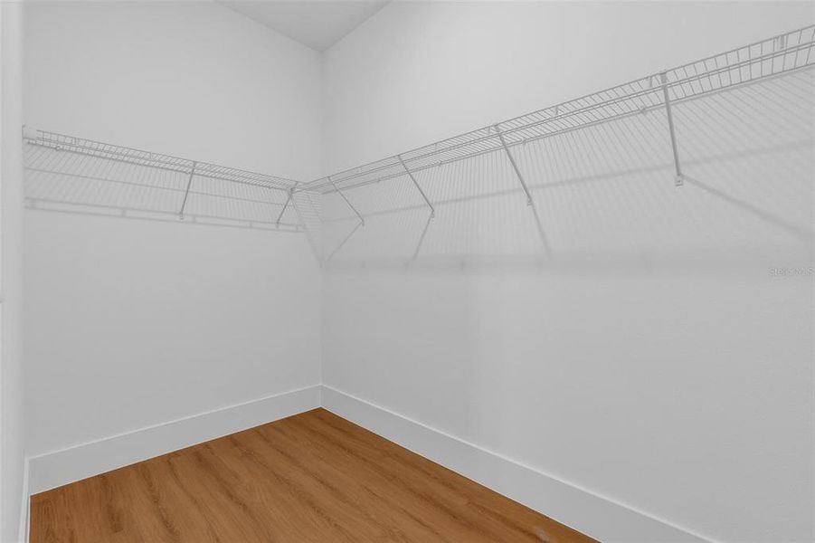 Spacious, unfurnished interior of a new home in , Ocala (Image 20).