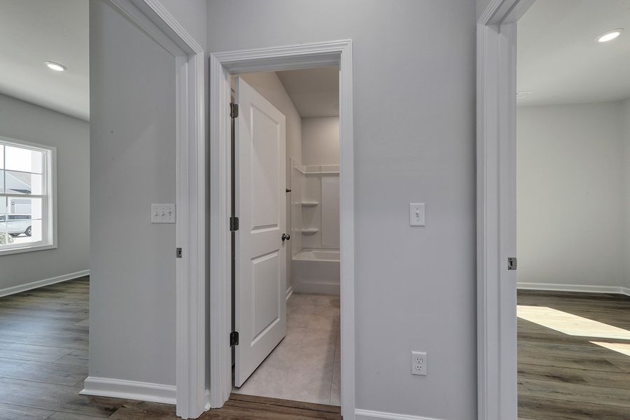 Spacious, unfurnished interior of a new home in Allston Park, Calabash (Image 27).