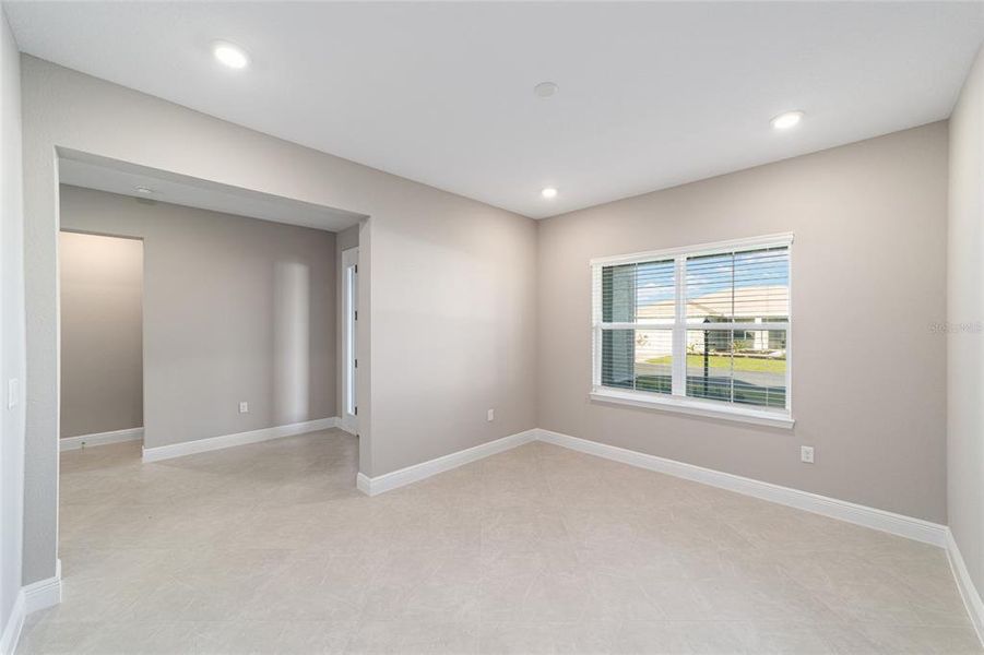 Spacious, unfurnished interior of a new home in , Ocala (Image 39).