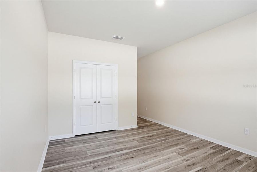 Spacious, unfurnished interior of a new home in Coddington, Bradenton (Image 28).