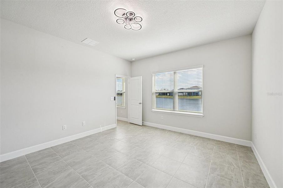 Spacious, unfurnished interior of a new home in , Parrish (Image 21).