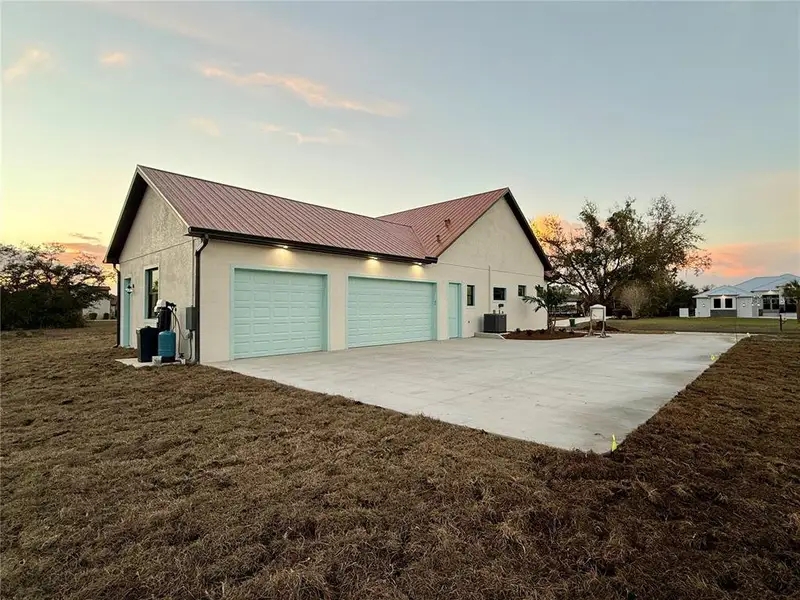 Exterior details and patio area of a home in , Punta Gorda (Image 3).