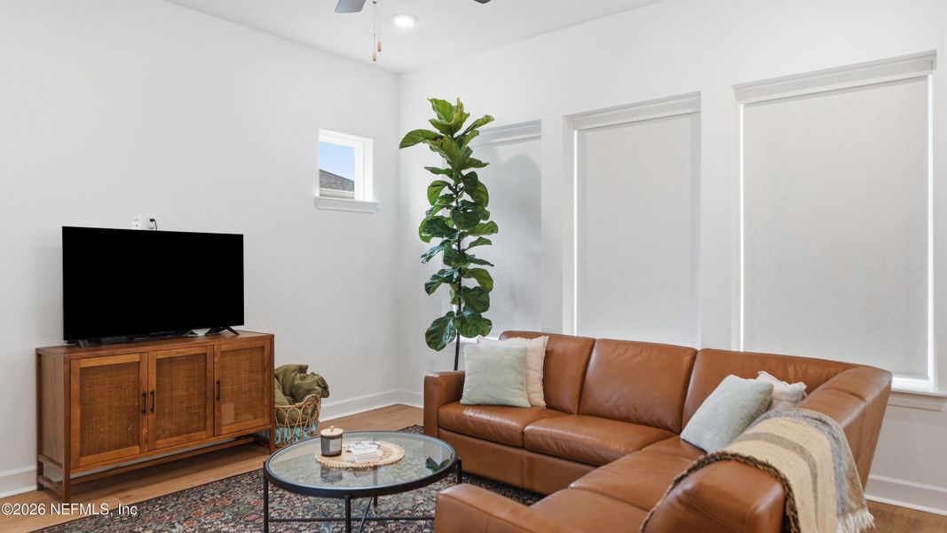 Furnished interior view inside a new home in Seven Pines 40' Front Entry, Jacksonville (Image 13).