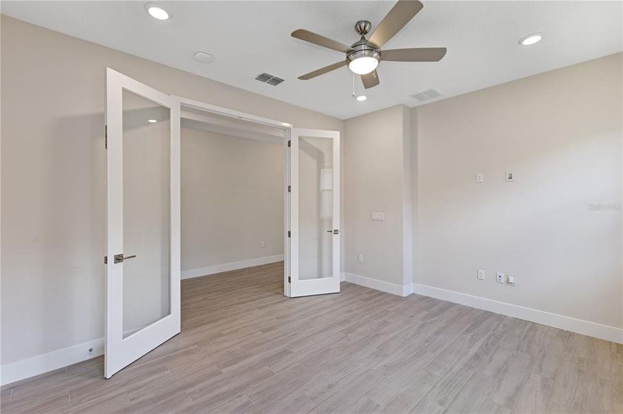 Spacious, unfurnished interior of a new home in , Ocala (Image 29).