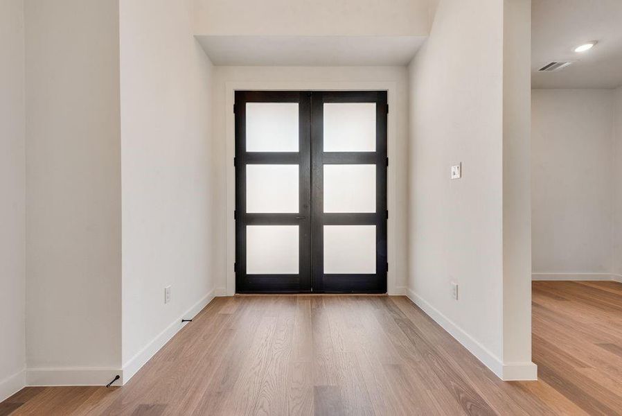Spacious, unfurnished interior of a new home in Chatham Reserve, Providence Village (Image 17).