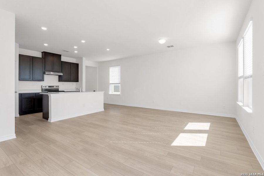 Spacious, unfurnished interior of a new home in The Granary - Heritage Collection, San Antonio (Image 19).