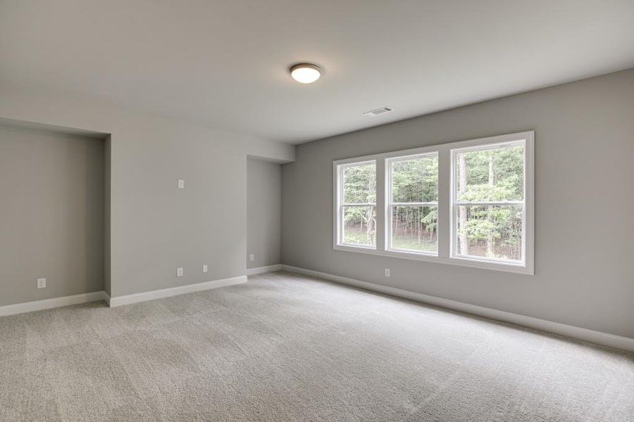 Spacious, unfurnished interior of a new home in Hemingway, Flowery Branch (Image 23).
