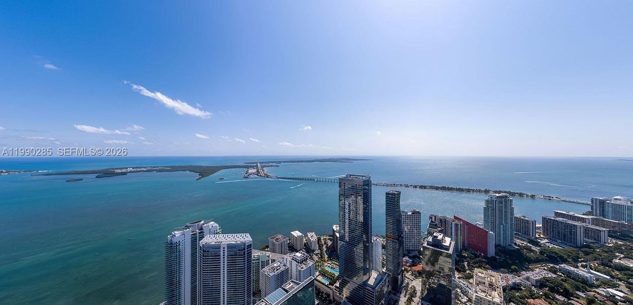 Condo located in Miami, FL showcasing its design and architecture (Image 4).