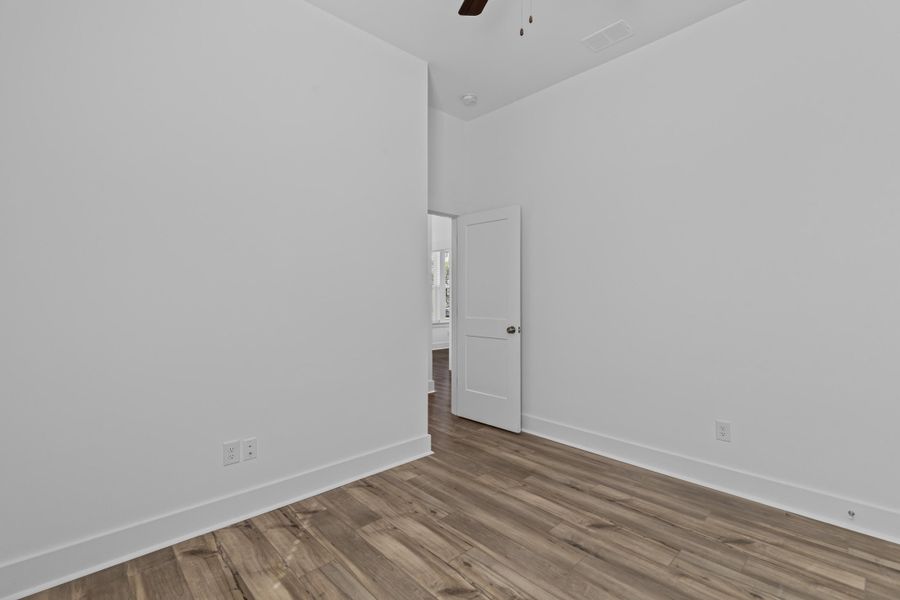 Spacious, unfurnished interior of a new home in , Charleston (Image 24).