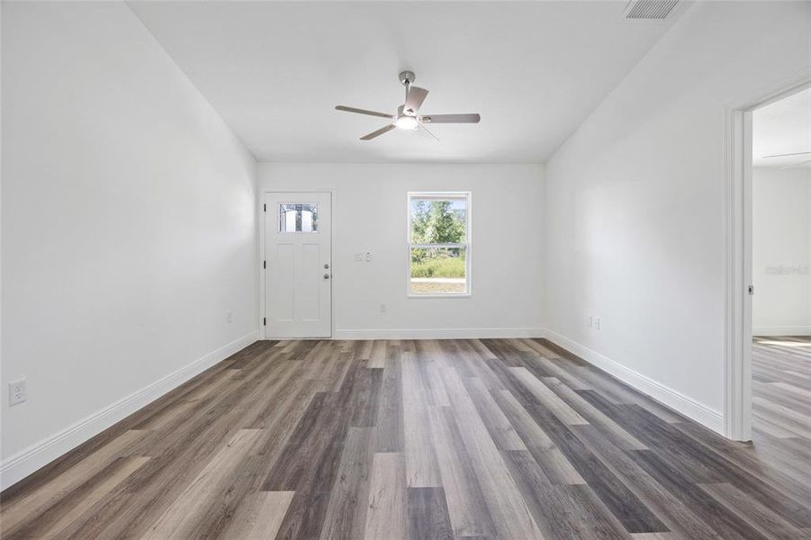 Spacious, unfurnished interior of a new home in , Summerfield (Image 10).