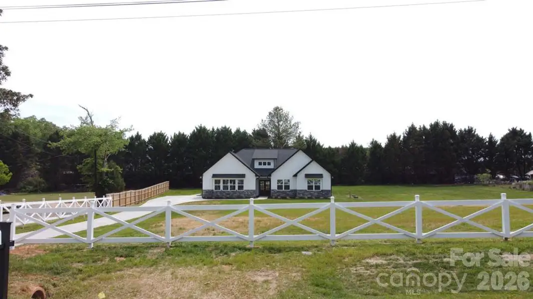 Image 41 of a home in .