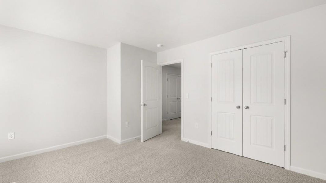 Spacious, unfurnished interior of a new home in Falcon Landing, Gainesville (Image 16).