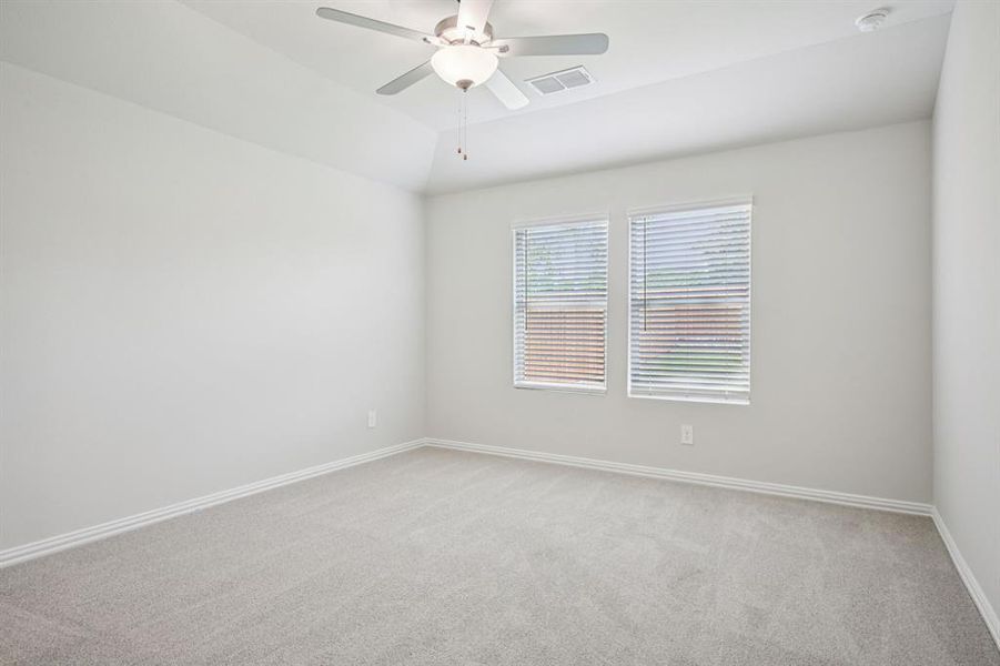 Spacious, unfurnished interior of a new home in Westmoor, Sherman (Image 22).