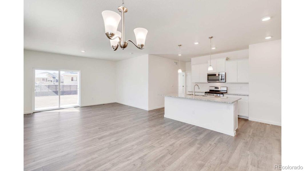 Spacious, unfurnished interior of a new home in The Ridge at Lorson Ranch, Colorado Springs (Image 16).