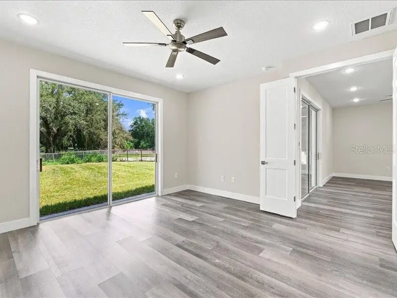 Spacious, unfurnished interior of a new home in , Winter Haven (Image 20).