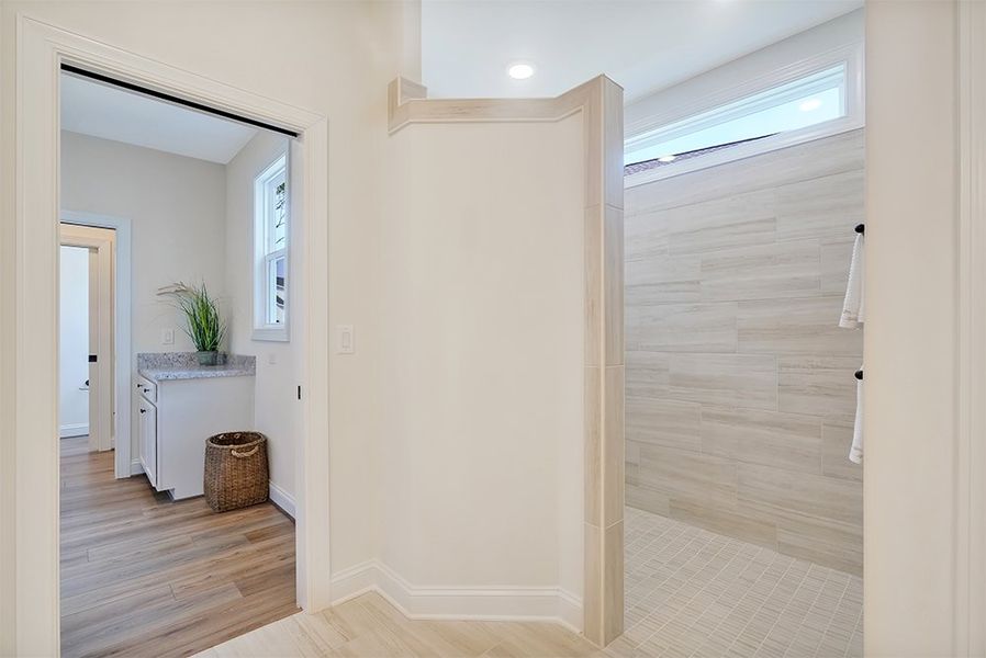Jonesport, Master Bathroom