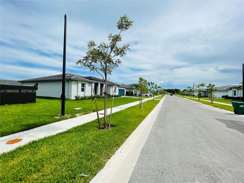 Community amenities in , Homestead (Image 27).