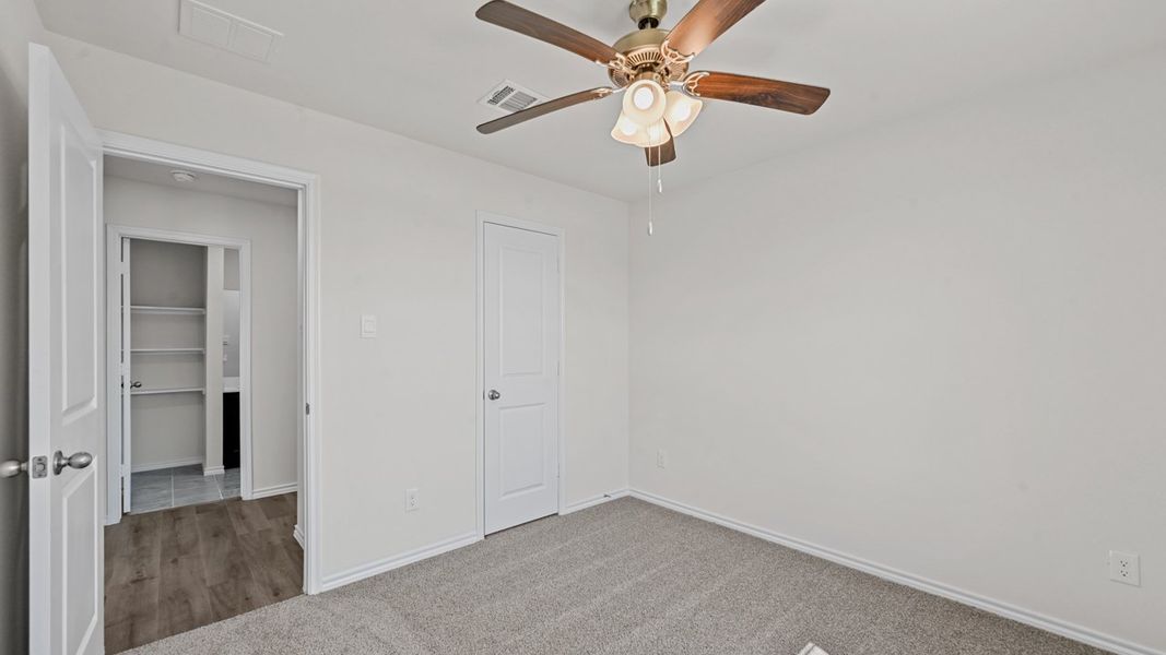 Spacious, unfurnished interior of a new home in Saddlebrook, Waxahachie (Image 28).