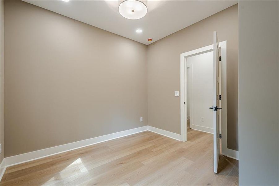 Spacious, unfurnished interior of a new home in , Woodstock (Image 32).