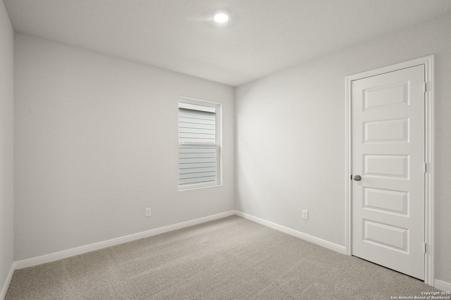 Spacious, unfurnished interior of a new home in Dauer Ranch, New Braunfels (Image 26). Spacious, unfurnished interior of a new home in Dauer Ranch, New Braunfels (Image 26).