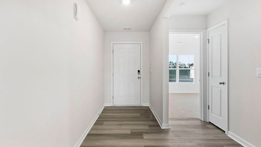 Spacious, unfurnished interior of a new home in Cascade Point, Seneca (Image 13).