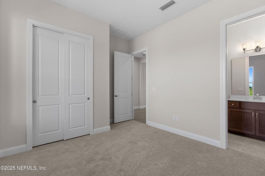 Spacious, unfurnished interior of a new home in Madeira, St. Augustine (Image 22).