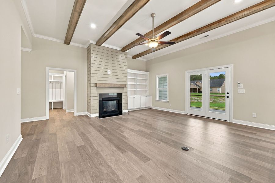 Spacious, unfurnished interior of a new home in Laurel Oaks, Greenville (Image 24).