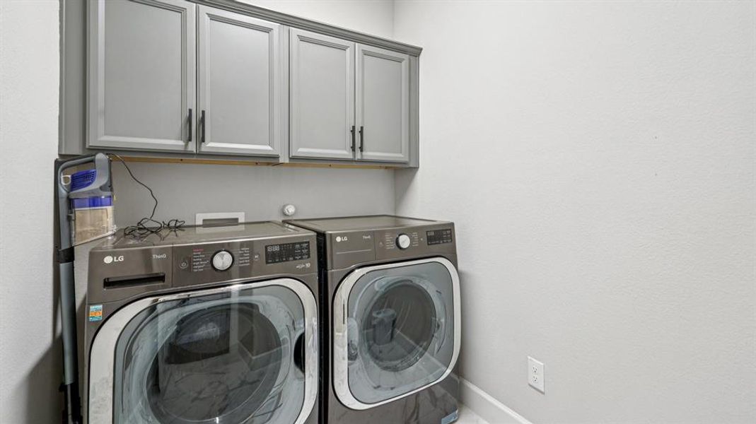 Furnished interior view inside a new home in Sycamore Cove, Hickory Creek (Image 31).