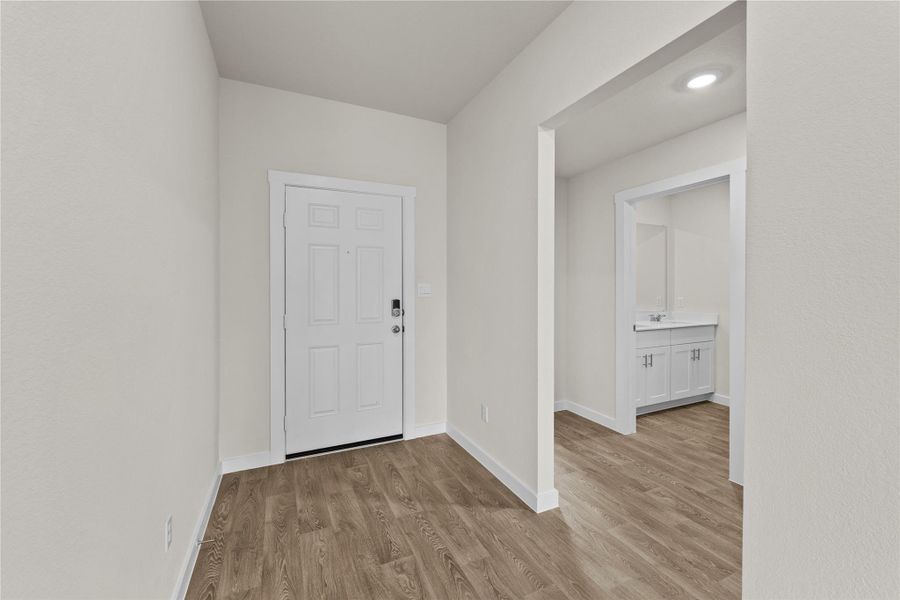 Spacious, unfurnished interior of a new home in Hartland Ranch, Lockhart (Image 23).