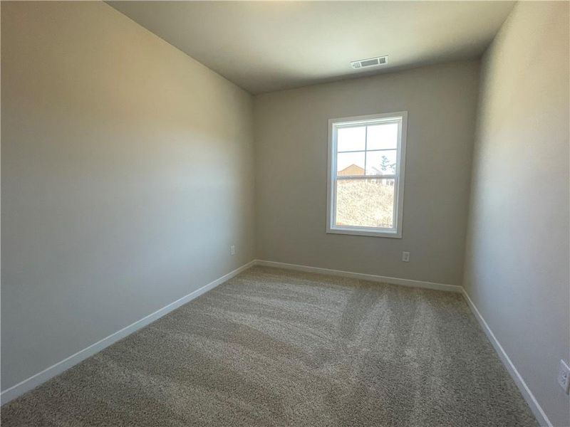 Spacious, unfurnished interior of a new home in Ponderosa Farms Estates, Gainesville (Image 30).