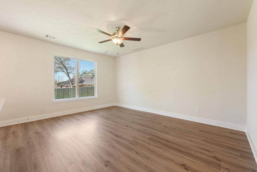 Spacious, unfurnished interior of a new home in , Brenham (Image 21).