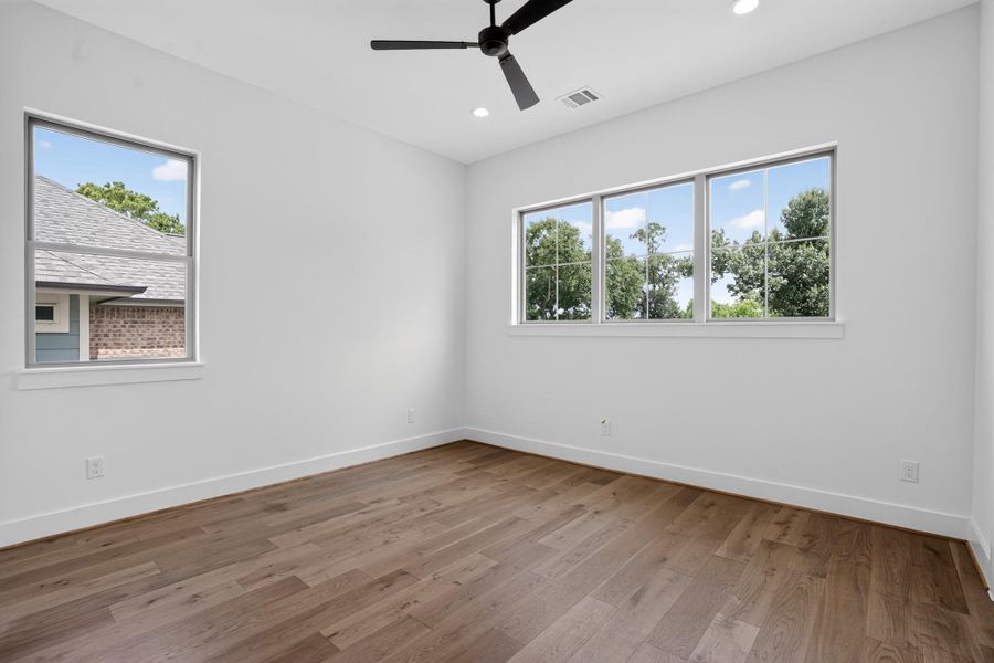 Spacious, unfurnished interior of a new home in , Houston (Image 30).
