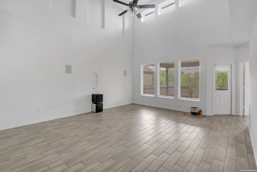 Spacious, unfurnished interior of a new home in , San Antonio (Image 20).