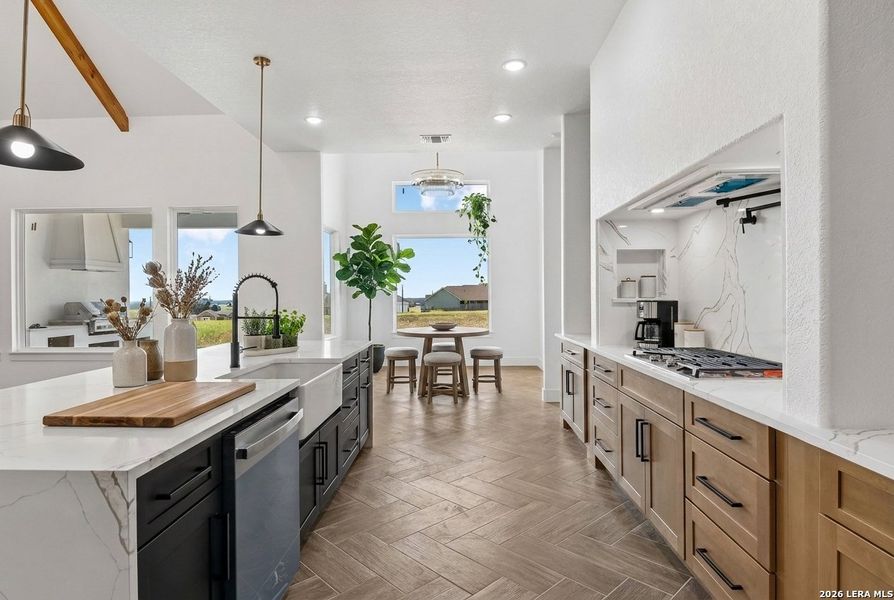Furnished interior view inside a new home in , La Vernia (Image 29).
