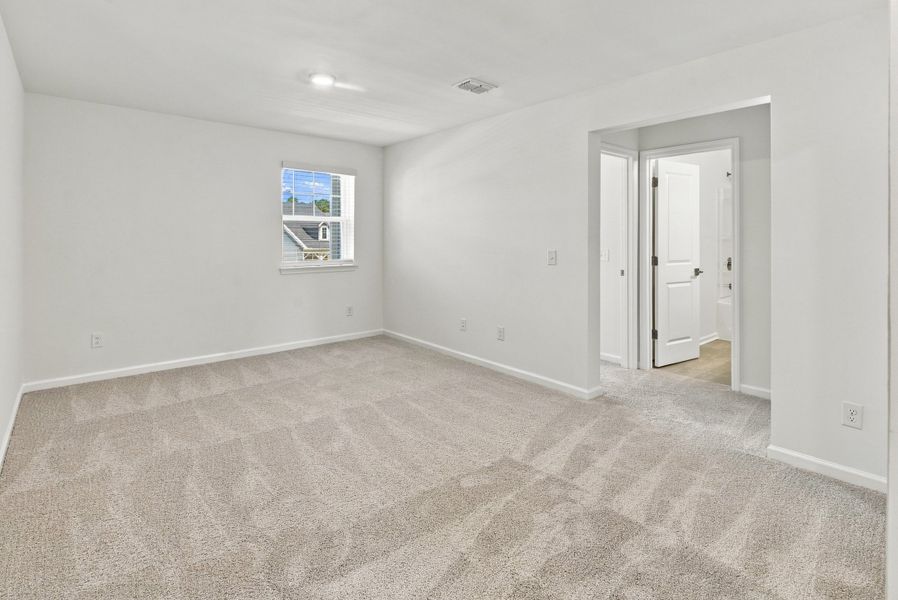 Spacious, unfurnished interior of a new home in The Groves of Berkeley, Moncks Corner (Image 25).