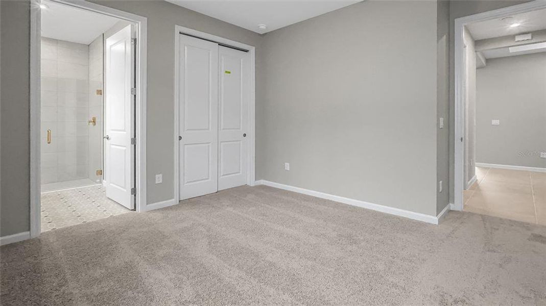 Spacious, unfurnished interior of a new home in Cresswind at Hammock Oaks, Lady Lake (Image 37). Spacious, unfurnished interior of a new home in Cresswind at Hammock Oaks, Lady Lake (Image 37).
