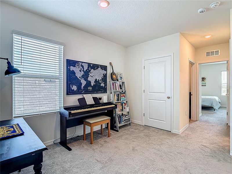 Furnished interior view inside a new home in , Wesley Chapel (Image 51).